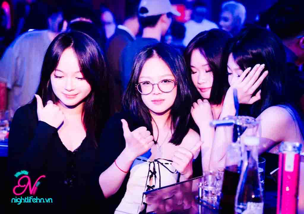 Không khí sôi động tại Aplus Hanoi 78 Yên Phụ Ba Đình nightlifehn.vn