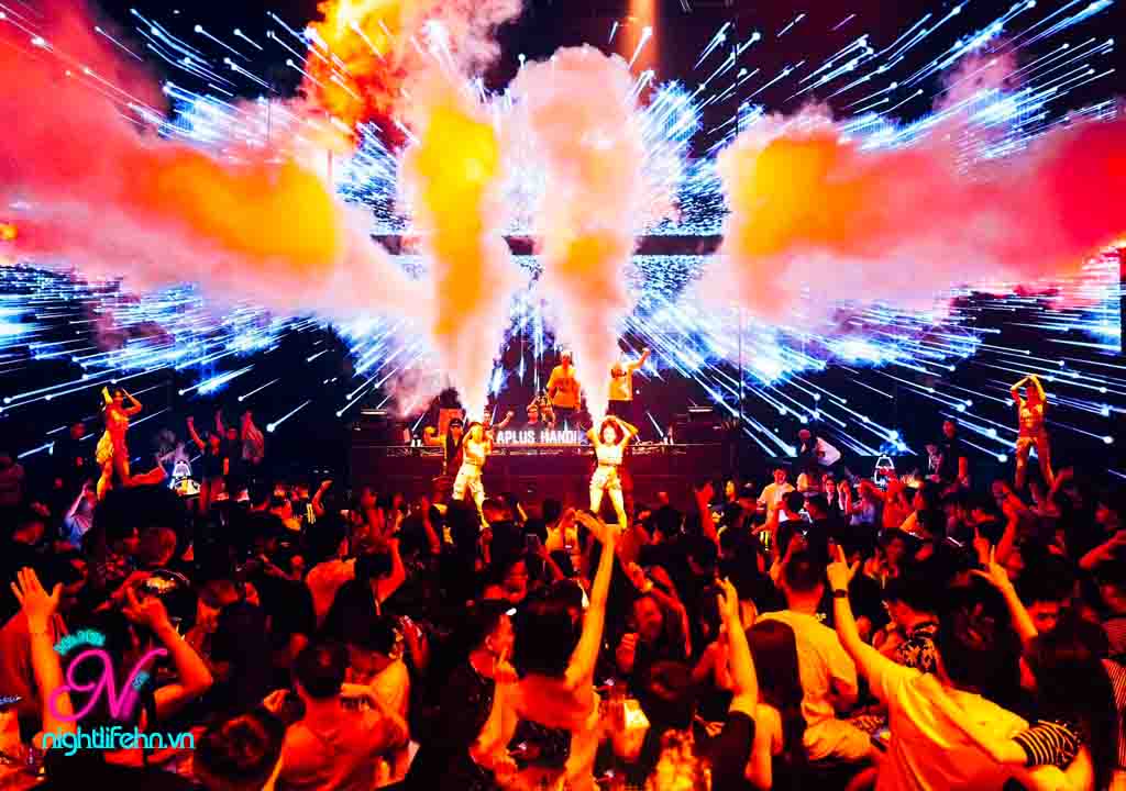 Không khí sôi động tại Aplus Hanoi 78 Yên Phụ Ba Đình nightlifehn.vn