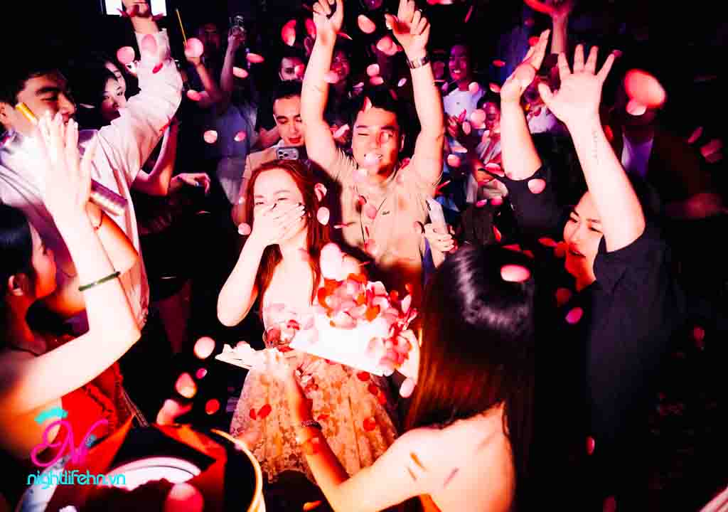 Aplus Hanoi 78 Yên Phụ | Đặt Bàn | Nightlifehn.vn