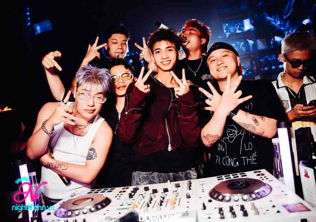Không khí sôi động tại Dopamine Hanoi 15 Mạc Thái Tông Cầu Giấy nightlifehn.vn